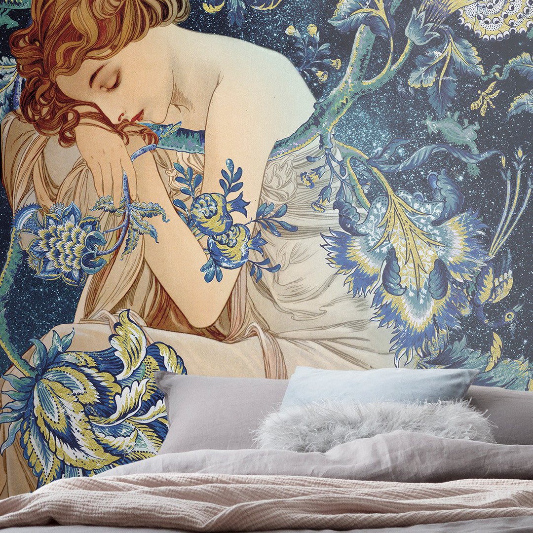 Femme d'Or Wall Mural