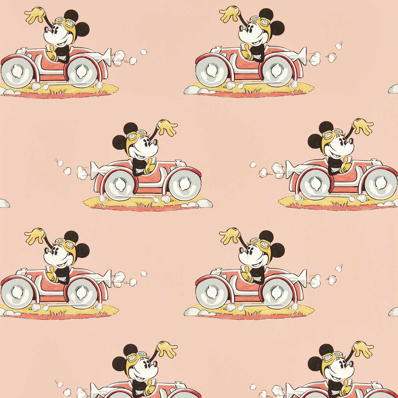 MINNIE ON THE MOVE